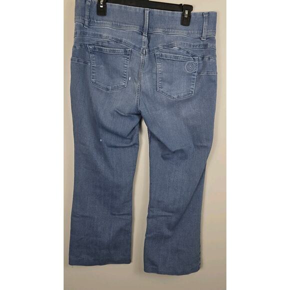 Laurie Felt Silky Curve Bootcut Cropped Med Wash Denim Logo Button Front LARGE - Picture 4 of 14
